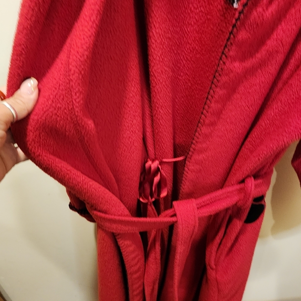 Delicates Red Long Cozy Robe with Embroidered Dog theme - Picture 13 of 15